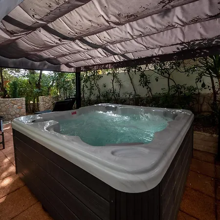 Cozy With Private Terrace