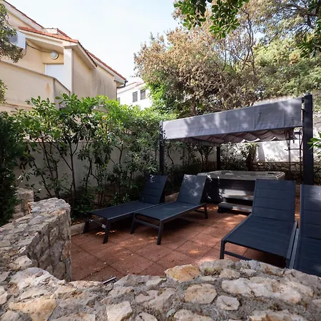 Cozy With Private Terrace *