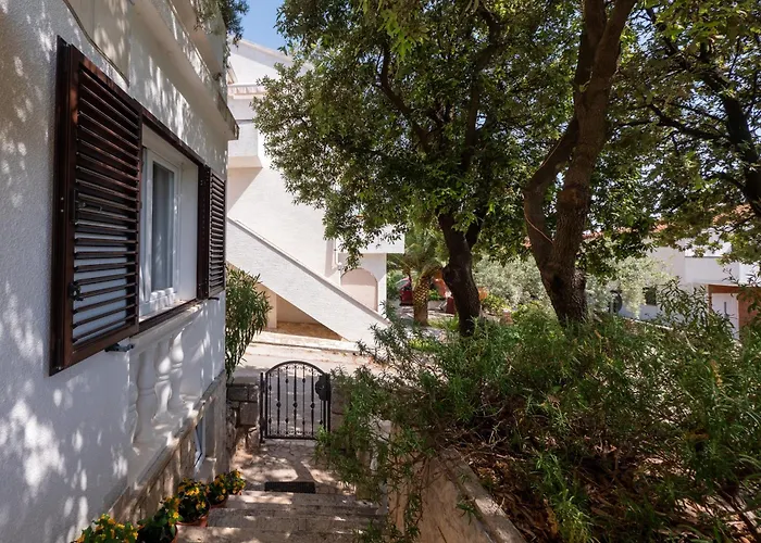 Дом отдыха Cozy With Private Terrace Мандре