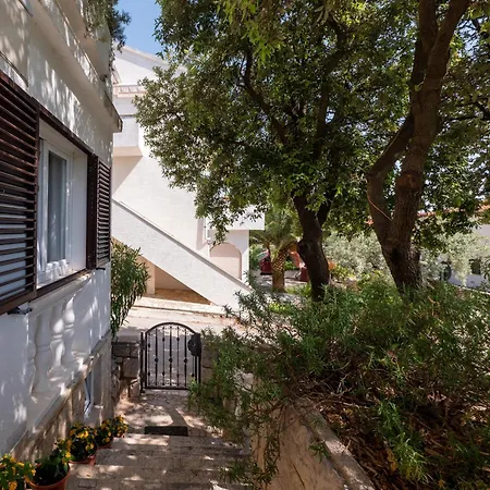 Σπίτι διακοπών Cozy With Private Terrace Mandre