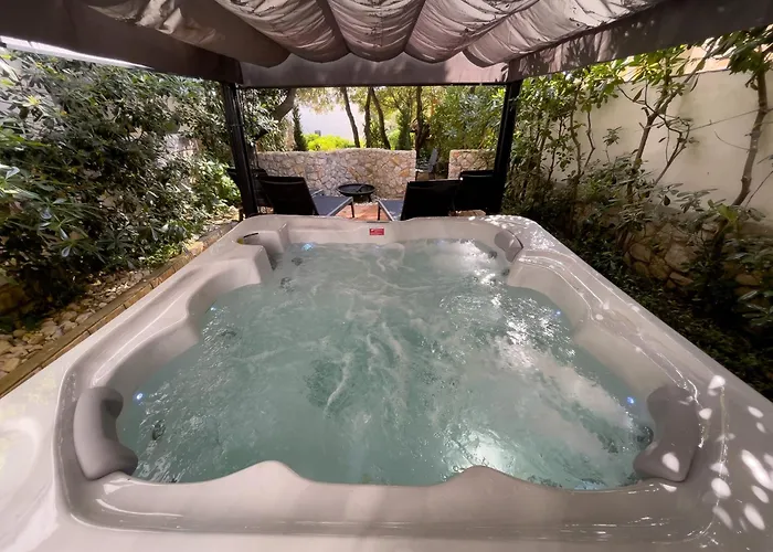 Cozy With Private Terrace * Mandre